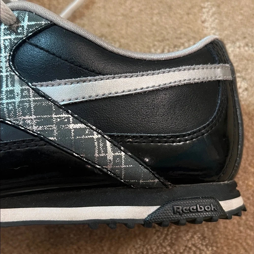 Reebok Classics Women’s Black and Gold Plaid Sneakers, Sz 7